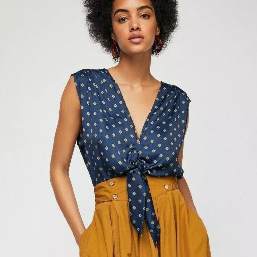 Like New! ✵☽Free People☾✵ Navy Blue & Yellow V-Neck Sleeveless Tie Top | Small